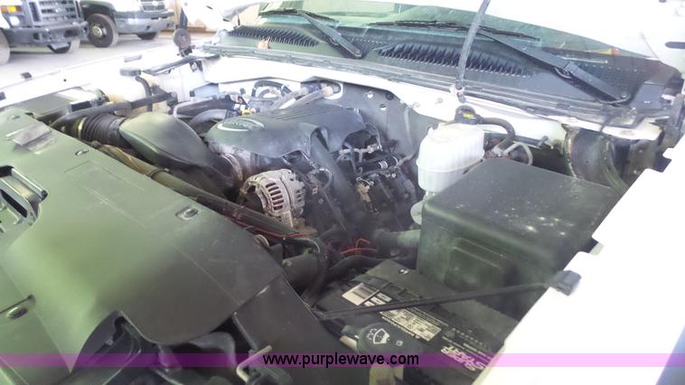 image for item J4734 2006 Chevrolet Silverado 2500HD pickup truck