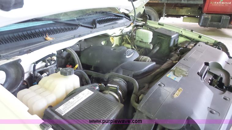 image for item J4734 2006 Chevrolet Silverado 2500HD pickup truck