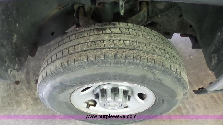 image for item J4734 2006 Chevrolet Silverado 2500HD pickup truck