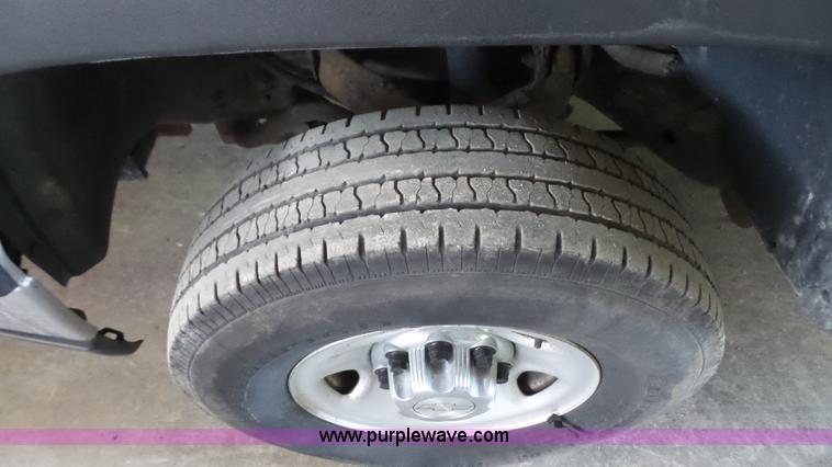 image for item J4734 2006 Chevrolet Silverado 2500HD pickup truck