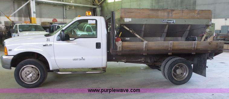 image for item J4735 2000 Ford F450 Super Duty flatbed truck