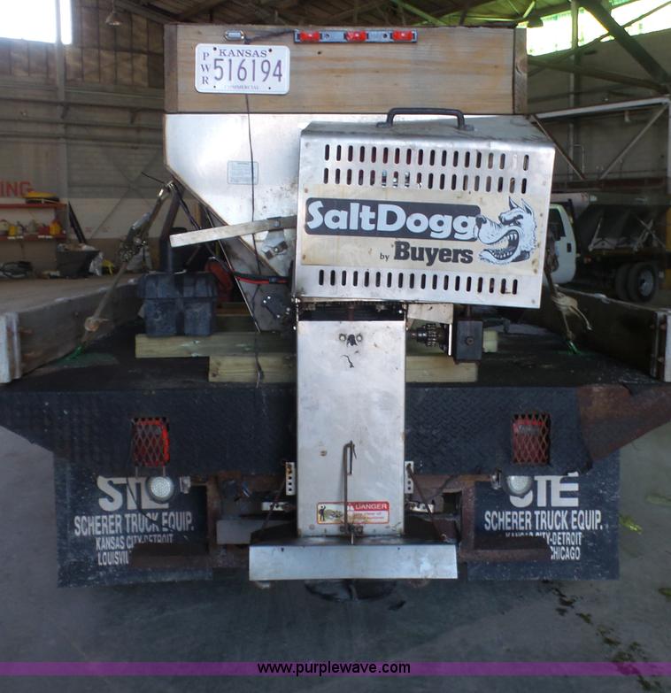 image for item J4735 2000 Ford F450 Super Duty flatbed truck