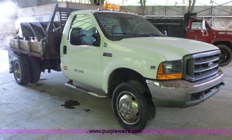 image for item J4735 2000 Ford F450 Super Duty flatbed truck