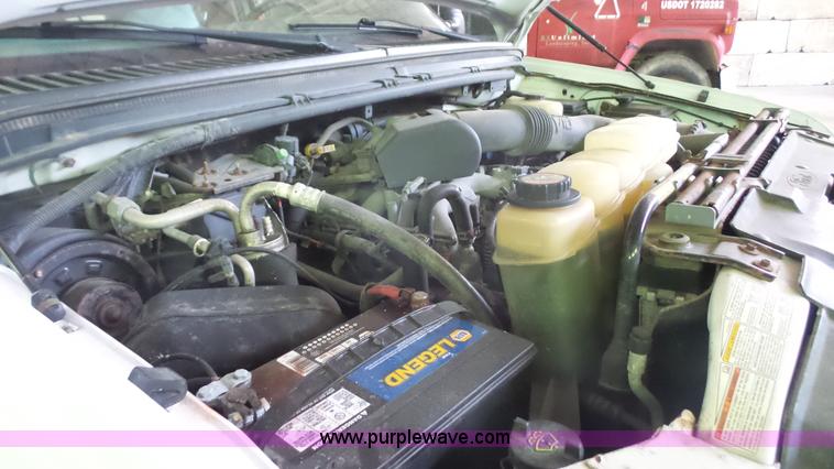 image for item J4735 2000 Ford F450 Super Duty flatbed truck