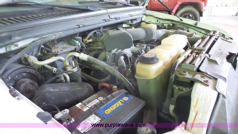 image for item J4735 2000 Ford F450 Super Duty flatbed truck