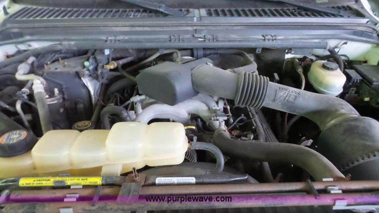 image for item J4735 2000 Ford F450 Super Duty flatbed truck