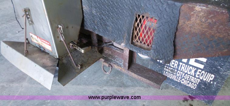 image for item J4735 2000 Ford F450 Super Duty flatbed truck