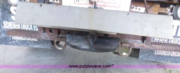 image for item J4735 2000 Ford F450 Super Duty flatbed truck