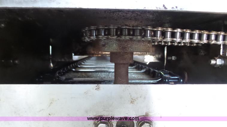 image for item J4735 2000 Ford F450 Super Duty flatbed truck