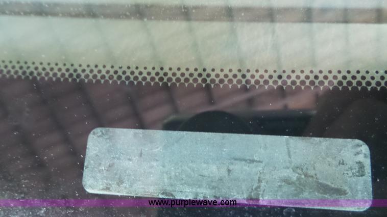 image for item J4735 2000 Ford F450 Super Duty flatbed truck