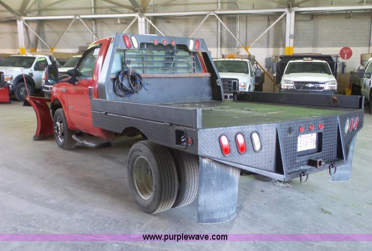 image for item J4736 2006 Ford F350 Super Duty pickup truck