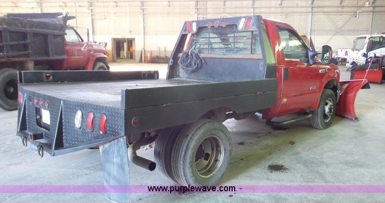 image for item J4736 2006 Ford F350 Super Duty pickup truck
