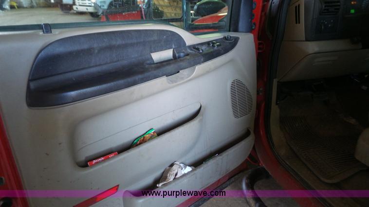 image for item J4736 2006 Ford F350 Super Duty pickup truck