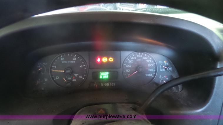 image for item J4736 2006 Ford F350 Super Duty pickup truck