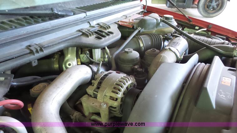 image for item J4736 2006 Ford F350 Super Duty pickup truck