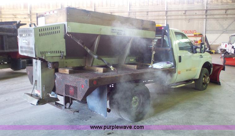 image for item J4737 2006 Ford F350 Super Duty flatbed pickup truck