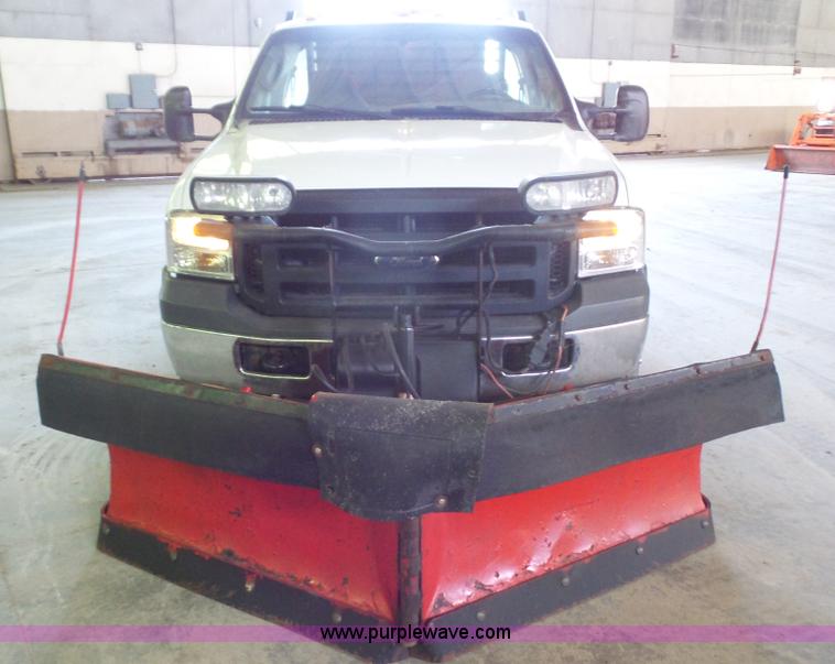image for item J4737 2006 Ford F350 Super Duty flatbed pickup truck