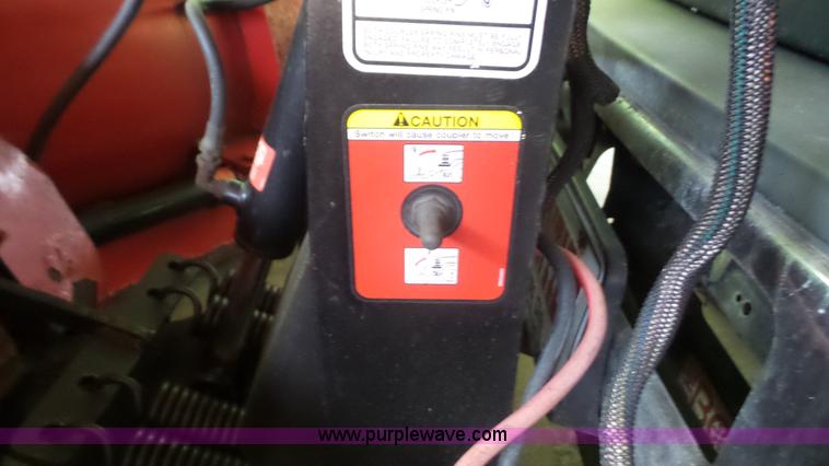 image for item J4737 2006 Ford F350 Super Duty flatbed pickup truck