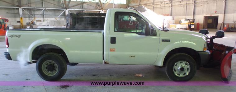image for item J4739 2003 Ford F250 Super Duty pickup truck