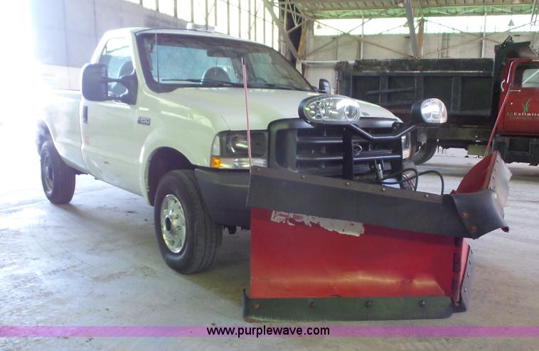 image for item J4739 2003 Ford F250 Super Duty pickup truck