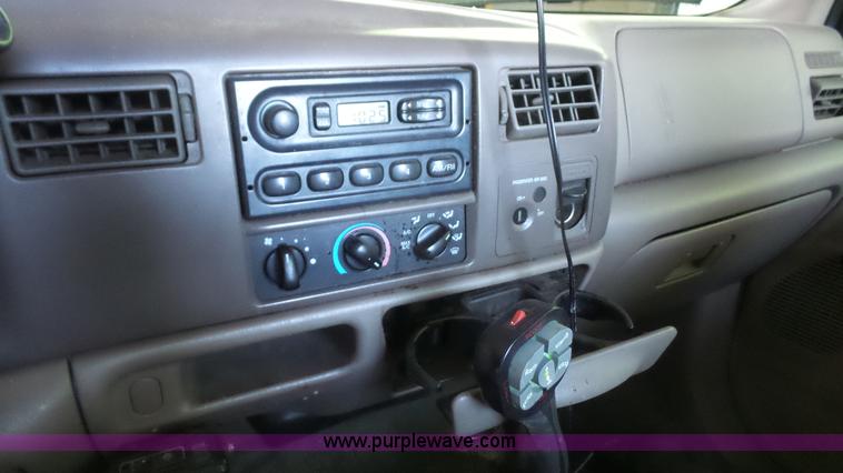 image for item J4739 2003 Ford F250 Super Duty pickup truck