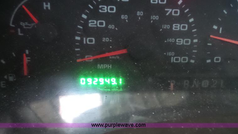 image for item J4739 2003 Ford F250 Super Duty pickup truck