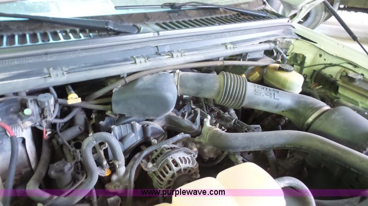 image for item J4739 2003 Ford F250 Super Duty pickup truck