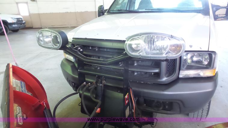 image for item J4739 2003 Ford F250 Super Duty pickup truck