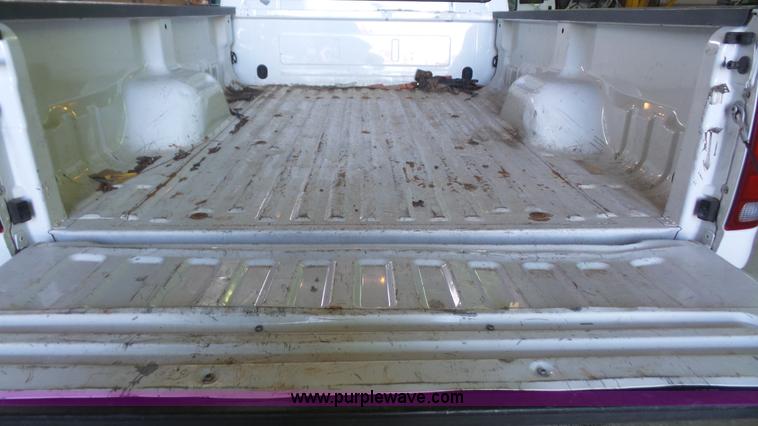 image for item J4739 2003 Ford F250 Super Duty pickup truck