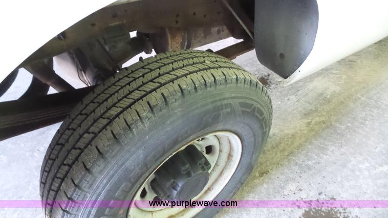 image for item J4739 2003 Ford F250 Super Duty pickup truck