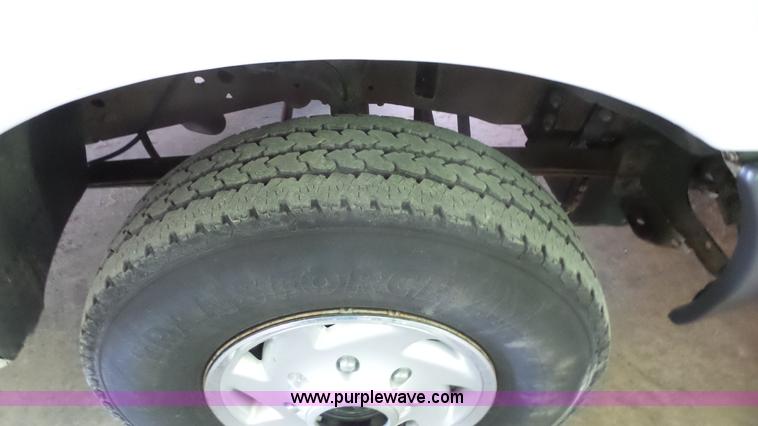 image for item J4739 2003 Ford F250 Super Duty pickup truck