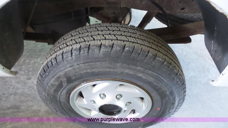 image for item J4739 2003 Ford F250 Super Duty pickup truck