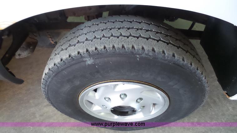 image for item J4739 2003 Ford F250 Super Duty pickup truck