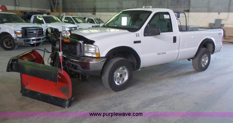 image for item J4740 2003 Ford F250 Super Duty pickup truck