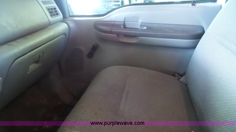 image for item J4740 2003 Ford F250 Super Duty pickup truck