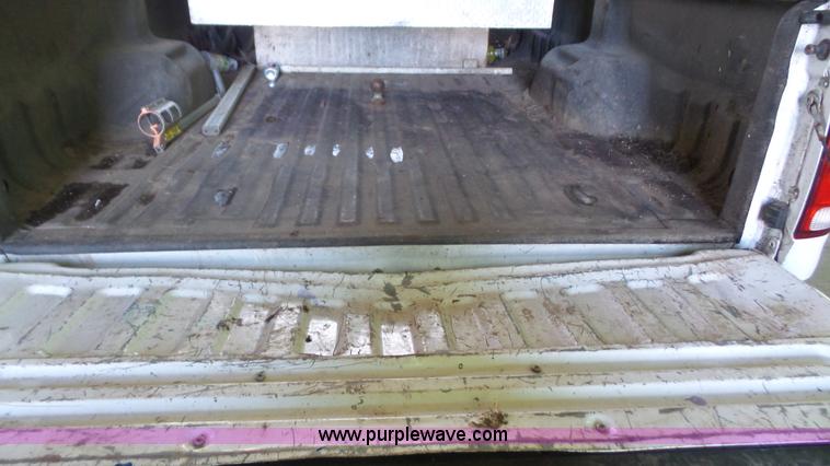 image for item J4740 2003 Ford F250 Super Duty pickup truck