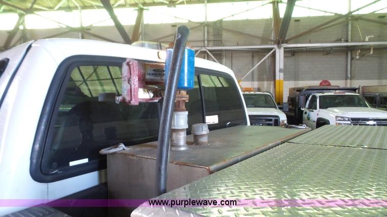 image for item J4740 2003 Ford F250 Super Duty pickup truck