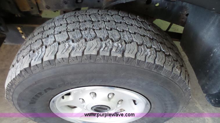 image for item J4740 2003 Ford F250 Super Duty pickup truck