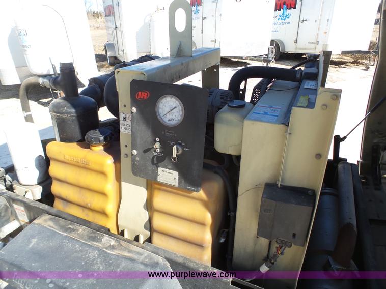 image for item J7293 2005 Ingersoll Rand P185WJD air compressor