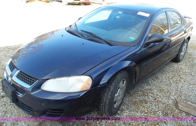 image for item J7299 2004 Dodge Stratus SE