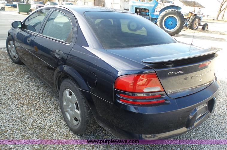 image for item J7299 2004 Dodge Stratus SE