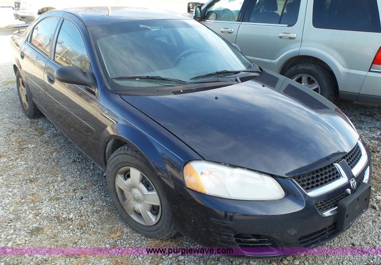 image for item J7299 2004 Dodge Stratus SE