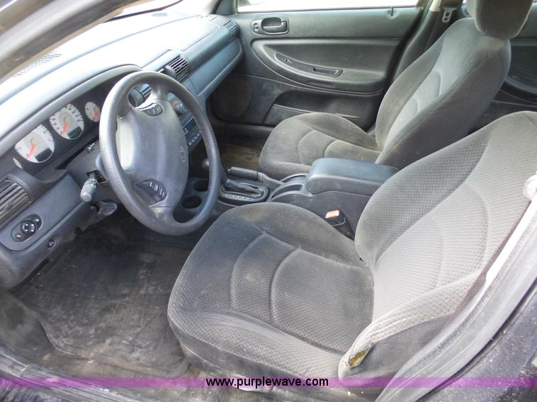 image for item J7299 2004 Dodge Stratus SE