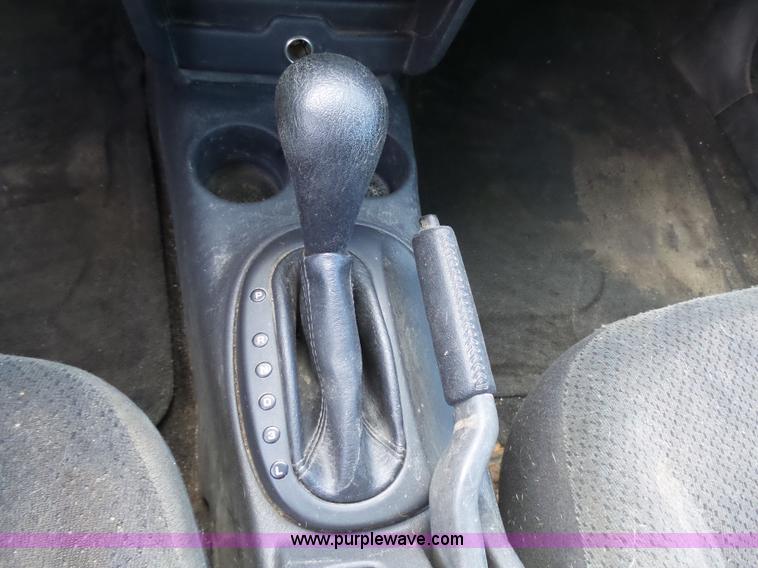 image for item J7299 2004 Dodge Stratus SE