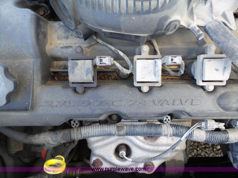 image for item J7299 2004 Dodge Stratus SE