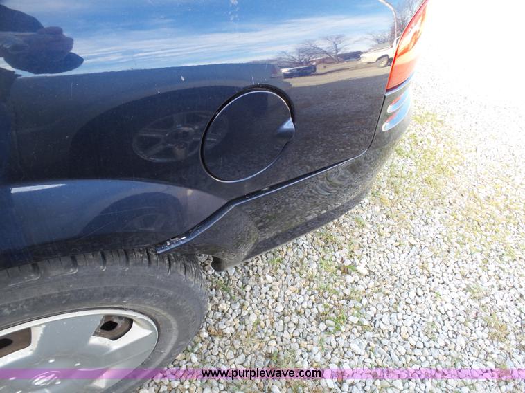 image for item J7299 2004 Dodge Stratus SE