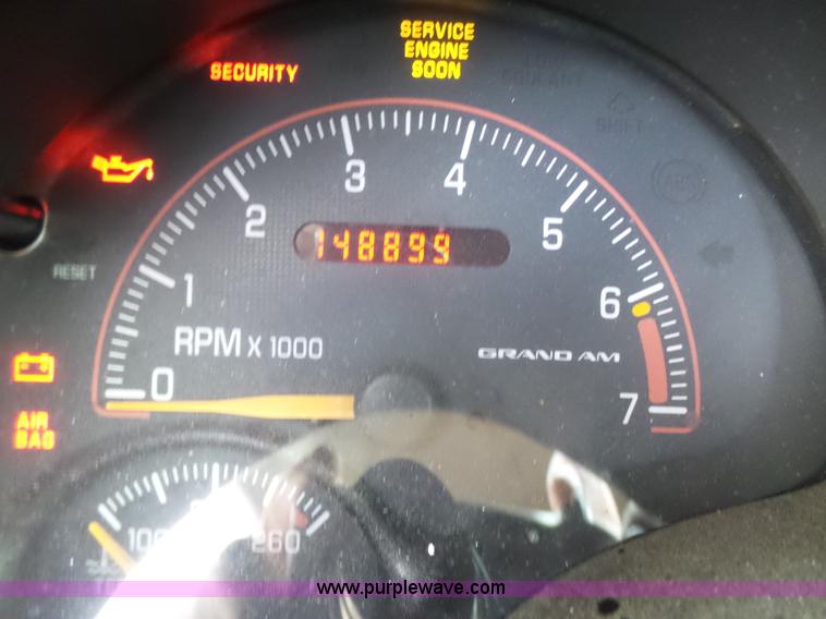 image for item J7305 2005 Pontiac Grand AM SE