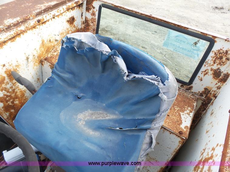 image for item J7307 Ford 5000 tractor