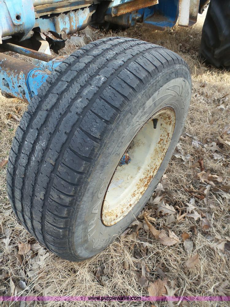 image for item J7307 Ford 5000 tractor
