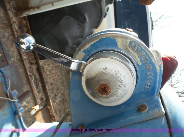 image for item J7307 Ford 5000 tractor